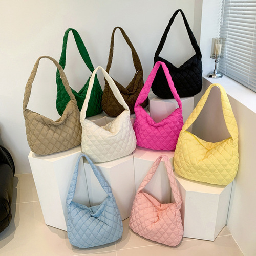 Autumn and winter 2024 new shoulder bag women's cloud pleated casual personality large-capacity cotton bag crossbody bag commuting