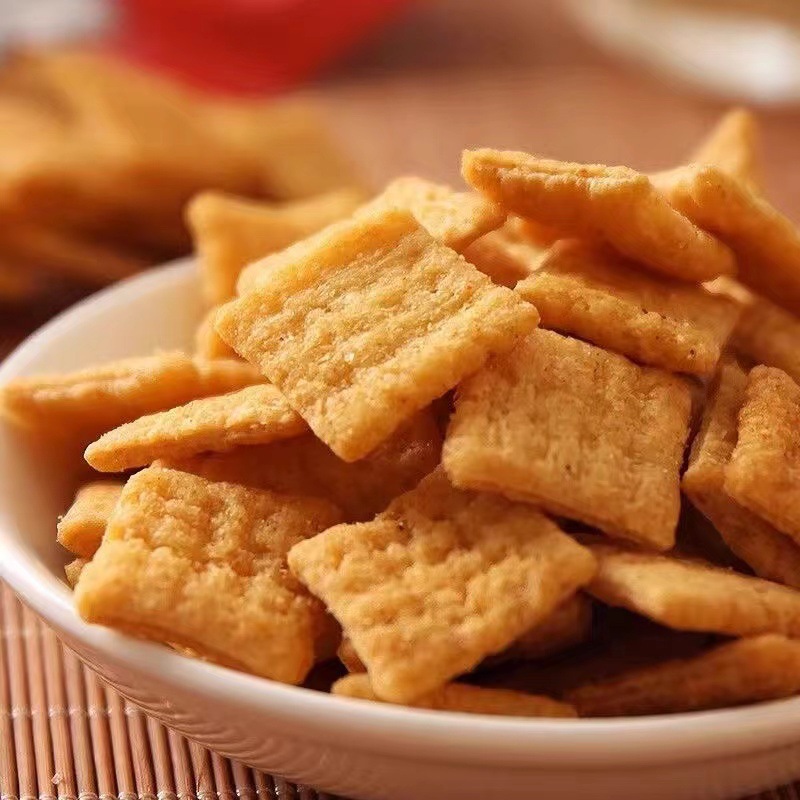 琥珀の米の鍋の巴の麻の辛い牛肉の味の大きい包装のポテトチップスの子供の頃のキャンパスの経典のレジャーの膨化の軽食の間食