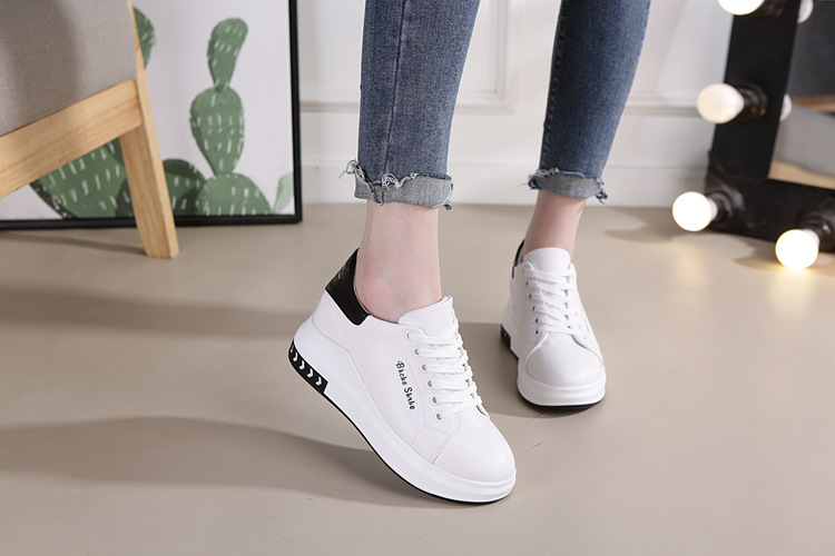 Baskets basses femme blanches compensées imperméables antidérapantes_voghion.com