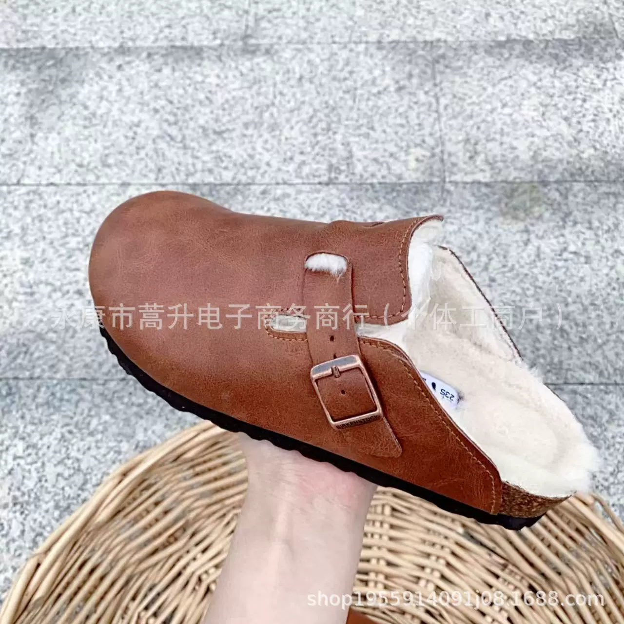 Босоножки Birkenstock плюс бархатная кожа 2025, ретро слипоны «ленивые» с толстой подошвой и закрытым носком, меховые тапочки для женщин как верхняя обувь