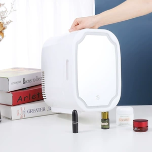 8L Mini Kosmetika Soyuducusu Makiyaj Masası Üçün, Səssiz Portativ Avtomobil Soyuducusu