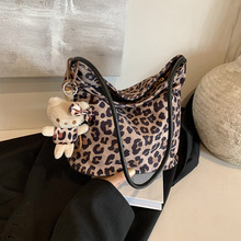 �¿�y�q�����ذ�Ů�����e�������r�и��ֵ�n�����μ�б���