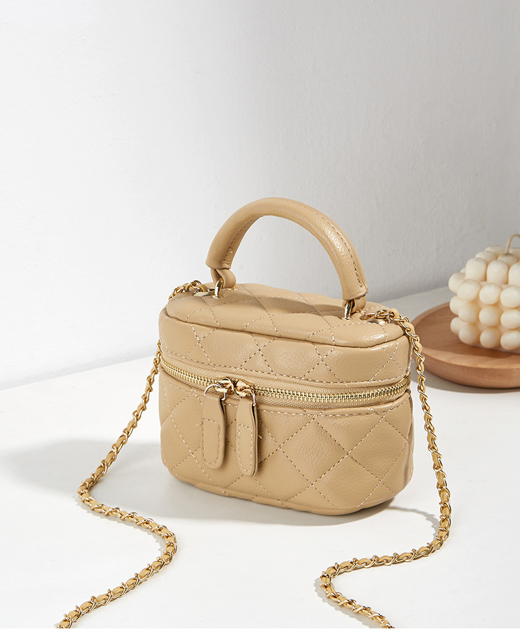 Borsa a tracolla mini trapuntata alla moda con catena_voghion.com