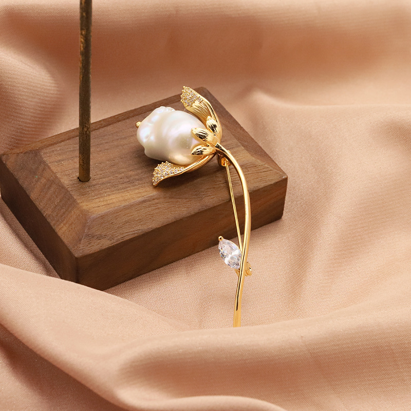 Nuevo barroco perla broche Luz de lujo de alta calidad accesorios Rosa joyería ramillete 18K oro real galvanoplastia