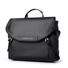 男士斜挎包通勤包胸包男款潮牌骑行包机车背包运动男生单肩包潮包