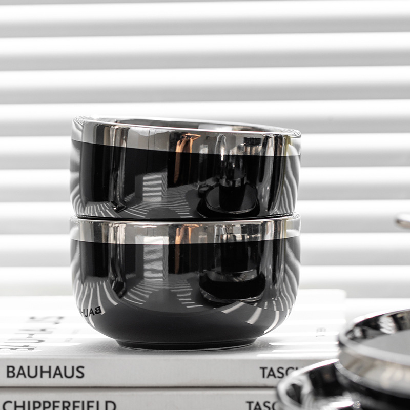 Black ceramic tableware for home use