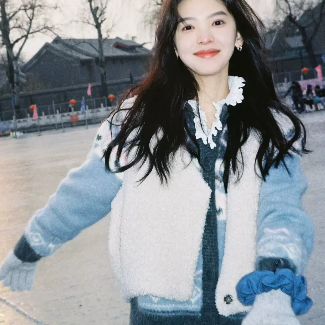 现货 2025秋季新款韩国东大门OU*CE章若楠同款双面穿皮毛一体马甲