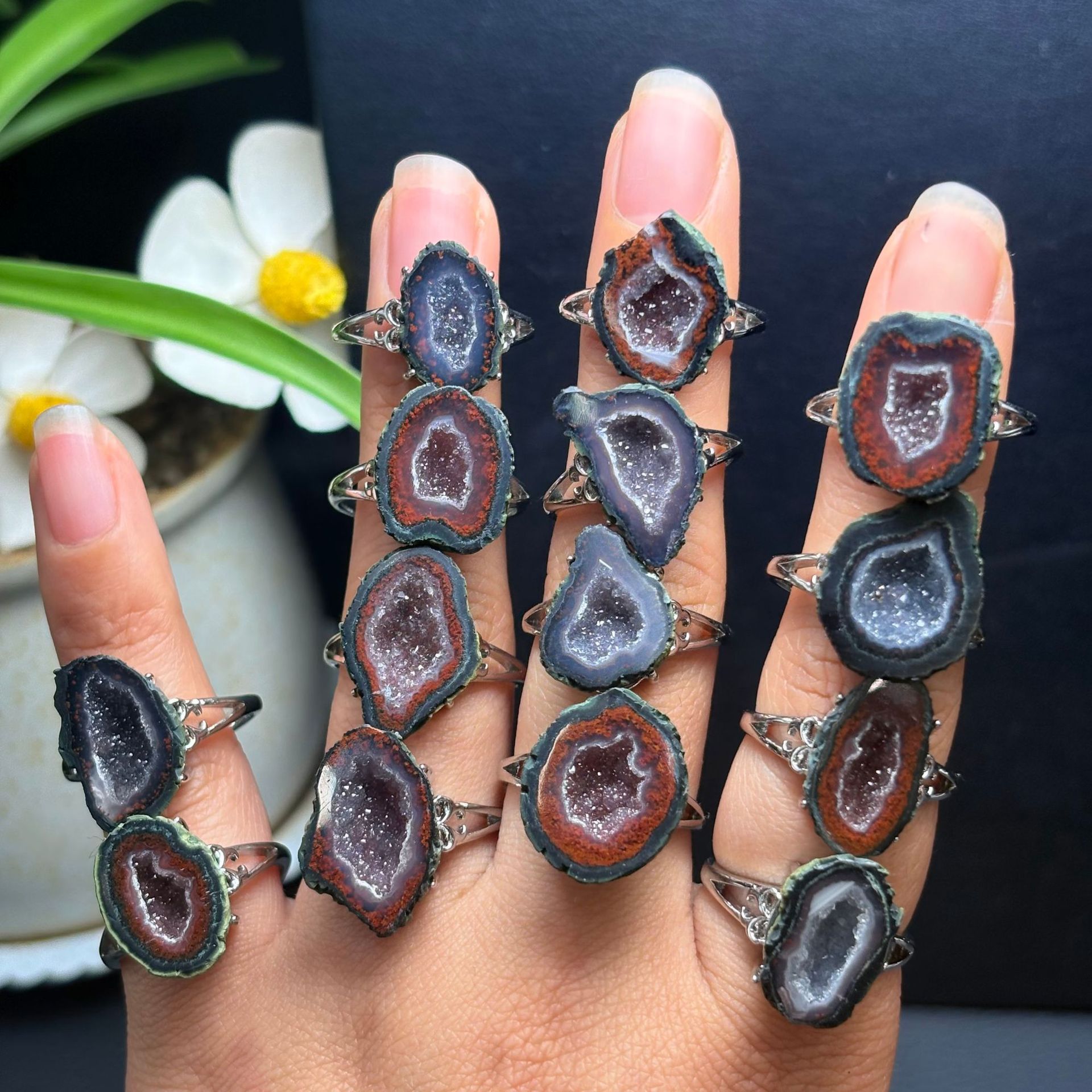 Mexican Crystal Treasure Bowl Agate Cave Copper Inlaid Ring Manufacturer Wholesale Cross-Border Live Streaming Raw Stone