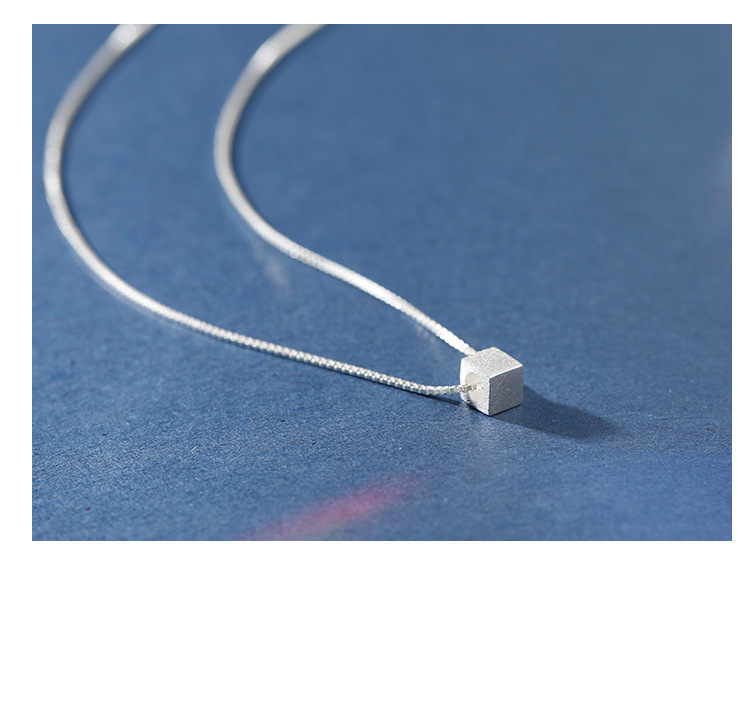 Minimalist Geometric Cube Necklace For Women In Matte Brushed Gold_voghion.com