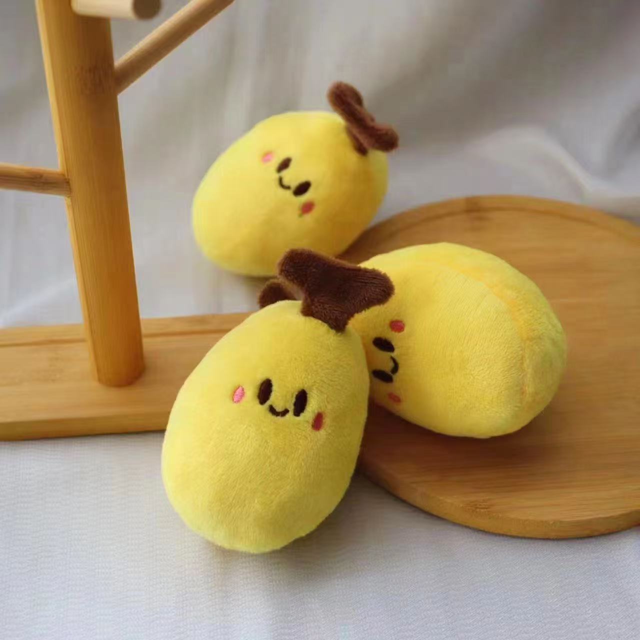 Pequeño libro rojo con juguetes de plátano de peluche lindos muñecas creativas bolsas de muñecas colgantes llaveros amigos regalos