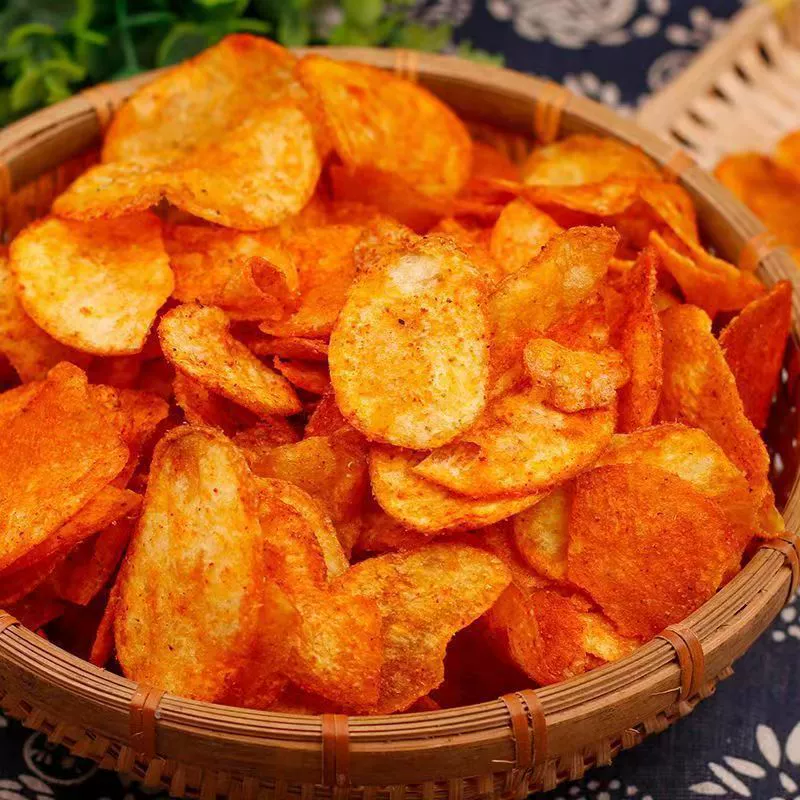 Острые чипсы из картофеля Острые особенности Гуйчжоу 숙ренные чипсы Dormitory целый короб чипсов перекусы оригинальная нарезка крупная упаковка