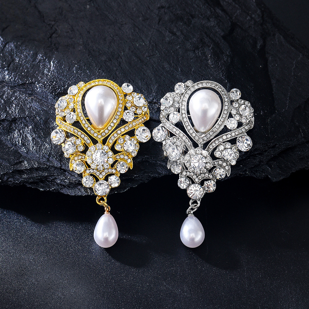New Luxury Palace Style Pearl Pendant Brooch Retro Exquisite Alloy Diamond High-End Suit Dress Pin