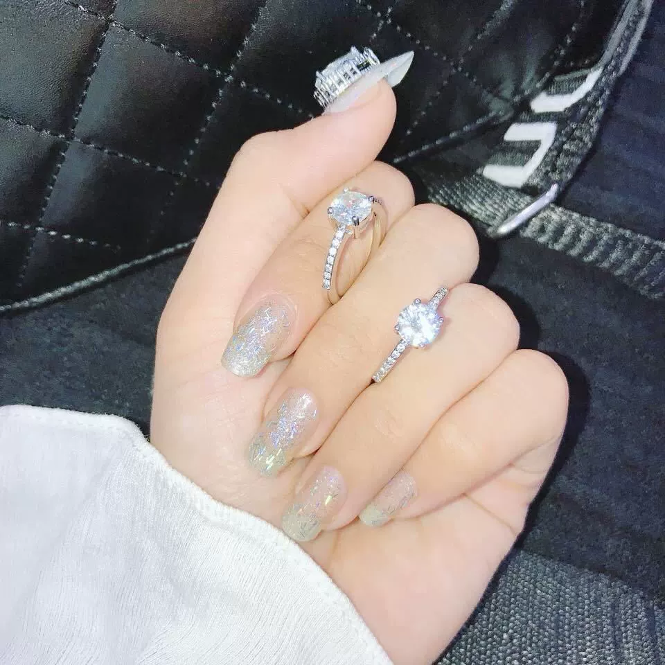 Кольцо из серебра 925 европейский стиль обручальное с центральным камнем, простой элегантный дизайн