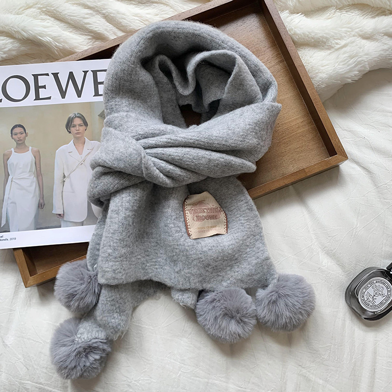 Bufandas coreanas 2025 nueva bufandas de Navidad lana tienda suave viento imitación de cashmere bufandas de bola de lana al por mayor