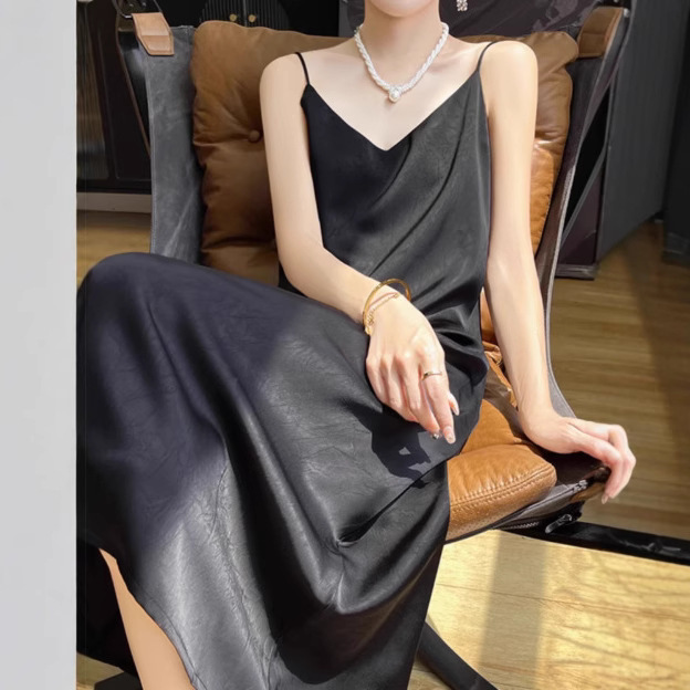 New Chinese Anti-wrinkle Texture Dark Texture Satin Sling dress Summer 2025 New Elegant Jacquard National Style Dress