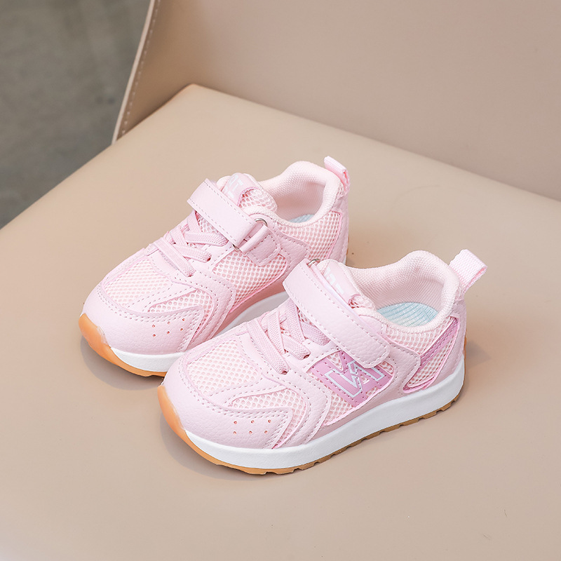 男の子と女の子の通気性スポーツシューズ 2025 春と秋の新しいベビーランニングシューズソフトソール子供メッシュスポーツシューズ卸売|undefined