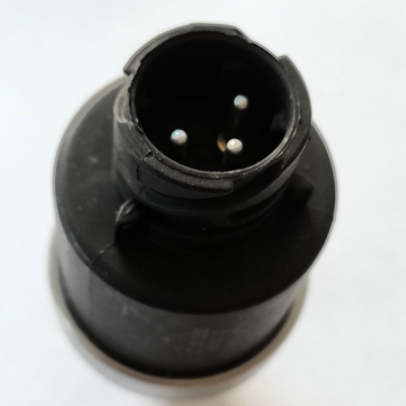 汽车货车气压传感器收割机拖拉机机油压力感应器车用报警器配件