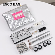 ins新款菱格银色爱心可爱手拿包化妆零钱袋随身收纳卫生包