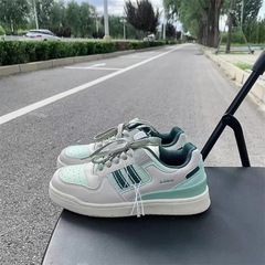 2022 New Student Casual Flat Low-top Skate Shoes for Women, Trendy Korean Style Harajuku Fashion Streetwear, Uncommon Sports Shoes Wholesale