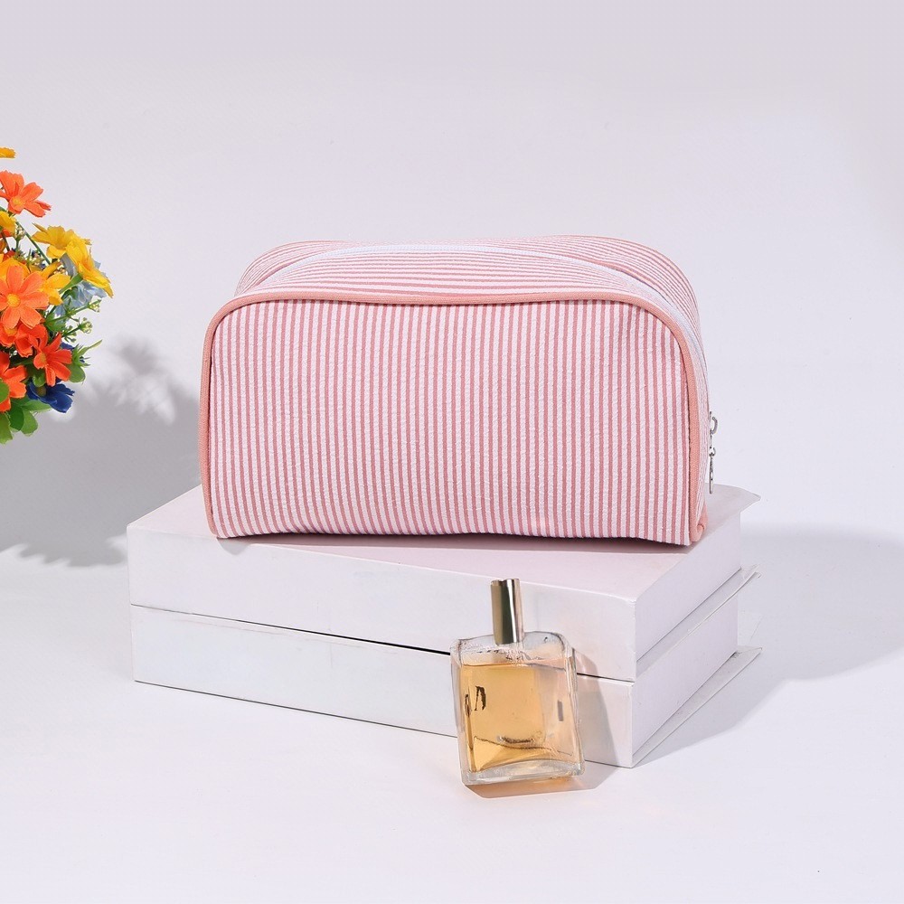 跨境热销刺绣款泡泡纱笔袋化妆品学生桌面文具整理大容量条纹收纳