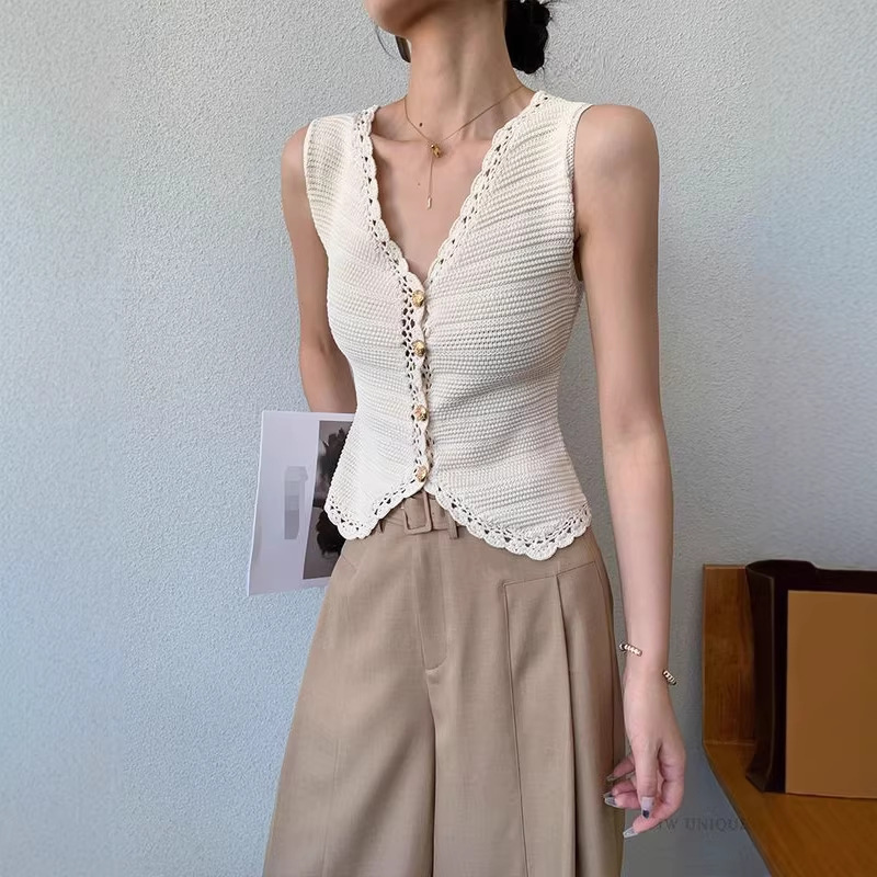 In-Stock Sleeveless V-Neck Niche Knit Vest for Women, 2026 Summer New Slim-Fit Slimming Top In-Stock Sleeveless V-Neck Niche Knit Vest for Women, 2026 Summer New Slim-Fit Slimming Top
