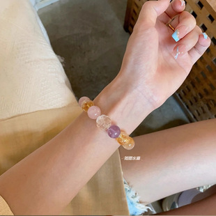 ��Ȼ�۾�С���OӋ���һ��p�ݐ����ִ����|��Ů�Ѵ��w��̫��Sˮ��