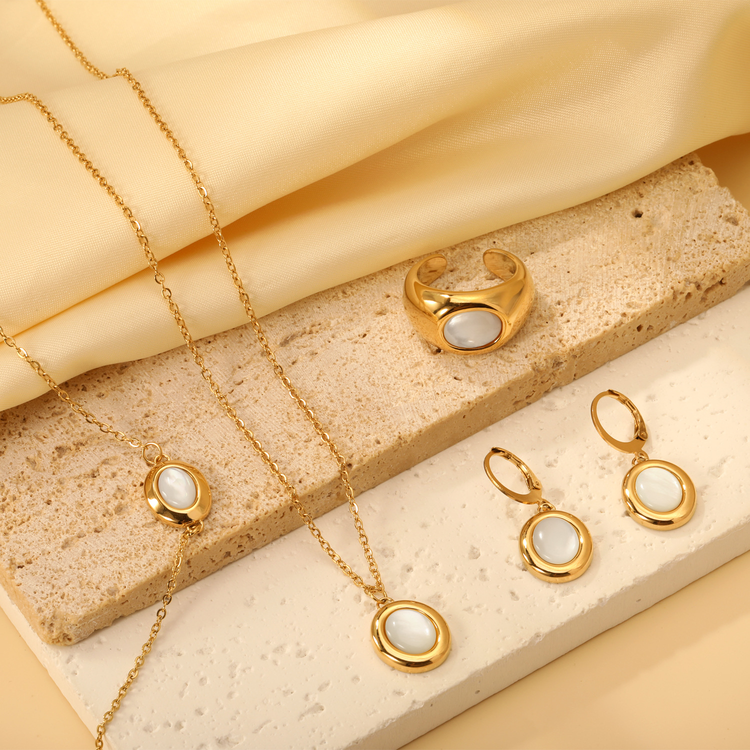 Concha blanca simple europea y americana pendientes de alta calidad collar anillo pulsera joyería de acero inoxidable conjunto de joyería transfronteriza femenina