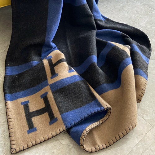 OEM custom wool H letter wool blanket winter thickened warm nap office car sofa cover blanket