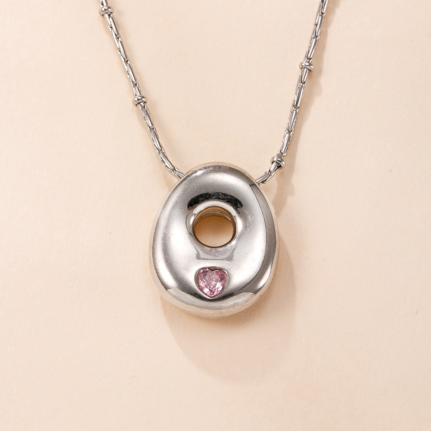 Colgante único transfronterizo de joyería de acero inoxidable fundición con incrustaciones de diamantes de color 26 letras accesorios de collar moda simple pulsera briy