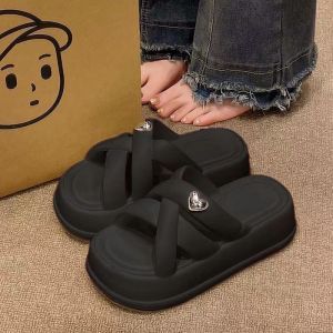 厚い底のスリッパを高くします。女性は夏に外に着ます。|undefined