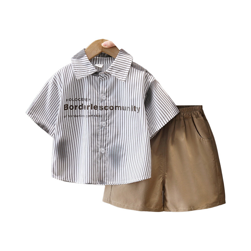 7142 Traje de camisa para niños Verano delgado 2025 Nuevo estilo Camisa de manga corta para niños Traje de dos piezas de verano para niños guapos