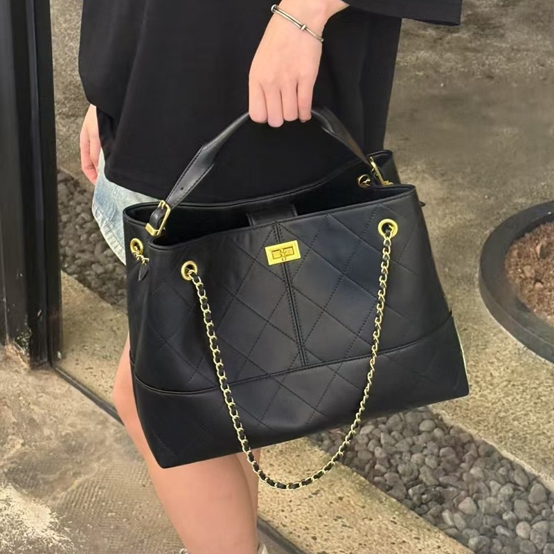 ニッチデザインのレトロな小さな香りのトートバッグ、新しいファッショナブルで多用途な菱形脇の下バッグ、コントラストカラーのチェーンハンドバッグ|undefined