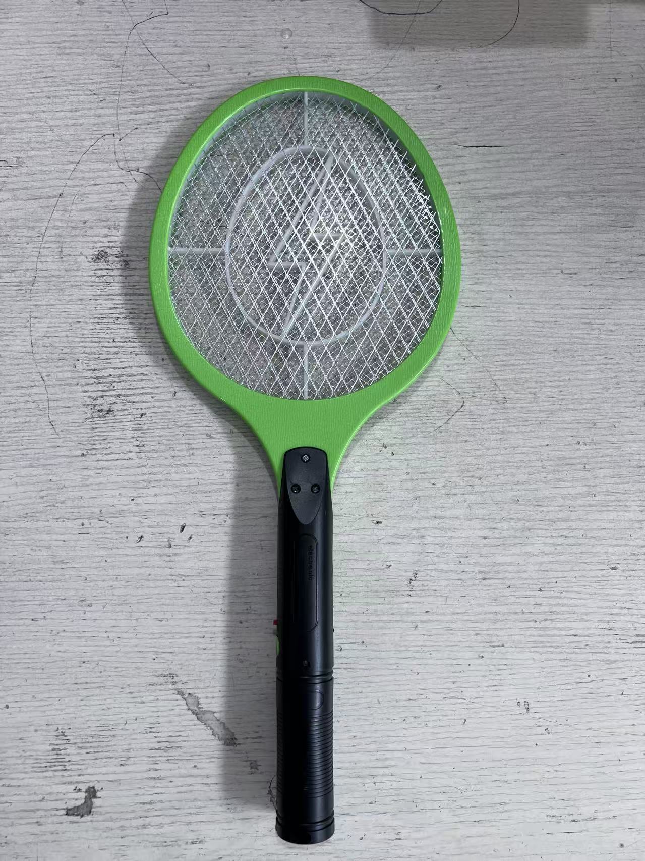 Venta caliente transfronteriza eléctrica mosquito swatter Brasil enchufe recargable mosquito swatter potente hogar mosquito swatter venta al por mayor
