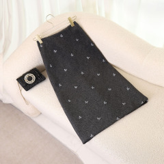 蝶結び刺繍ウールの半身スカート女性秋冬2025新型高腰が痩せて高級感があるa字ストレートスカート