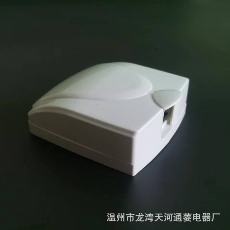 供应86型白色三雄高级防水盒（防溅盒）