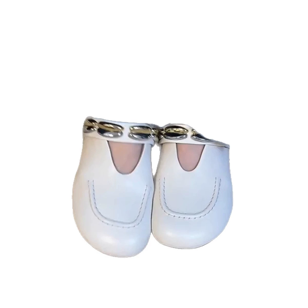 Fashionable women's slippers with a strap for leisure, metallic color, french style, closed toe, suitable for outdoor wear, summer 2025, low heel