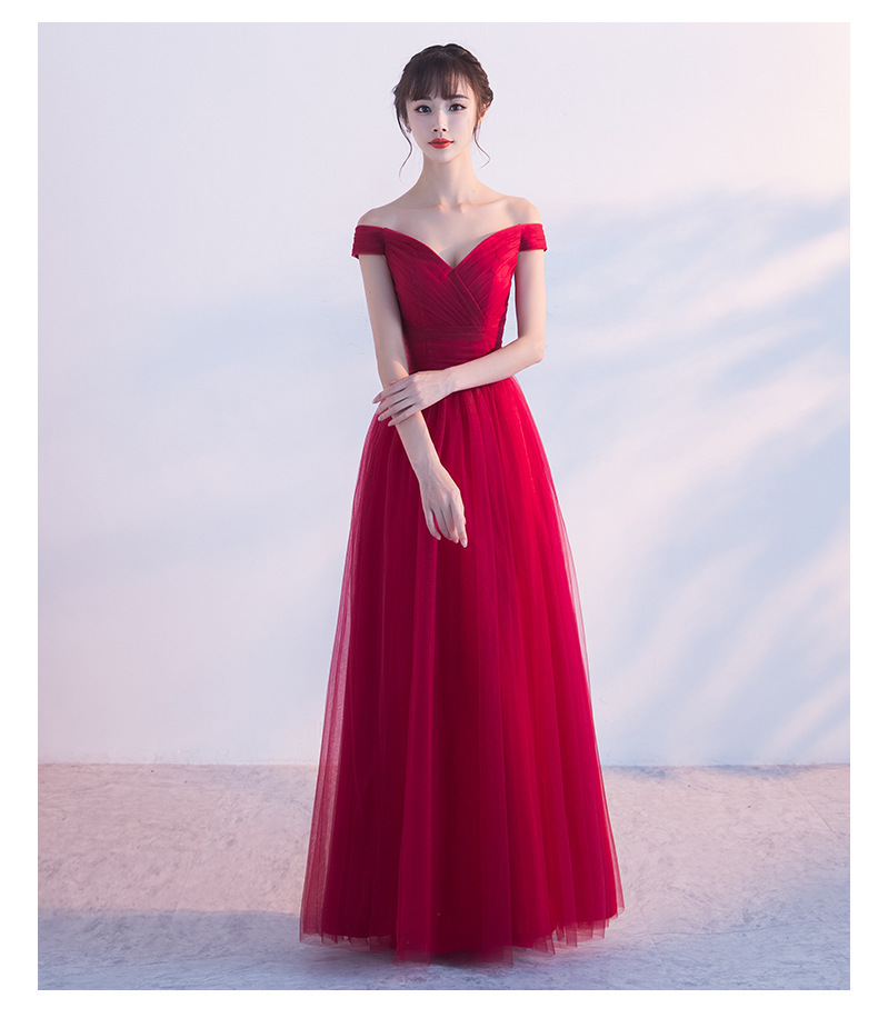 Elegant röd brudklänning med bara axlar för bröllopsmottagning_voghion.com