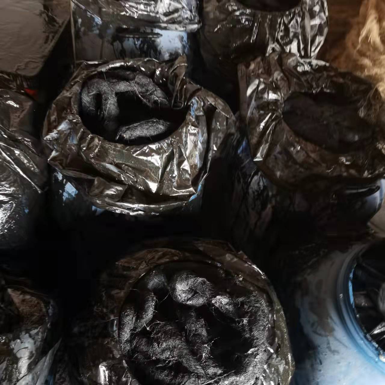 Direct factory shipping, oil impregnated hemp rope 2cm pitch asphalt hemp joint for use, asphalt hemp fluff and hemp fiber pipes for use