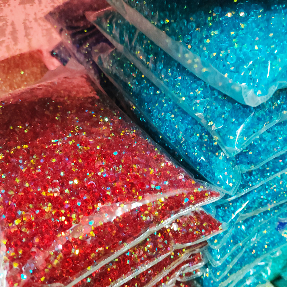 Nueva resina de color al por mayor, diamantes de imitación de fondo plano, acrílico, uñas, joyas de diamantes autoadhesivas, diamantes decorativos de bricolaje