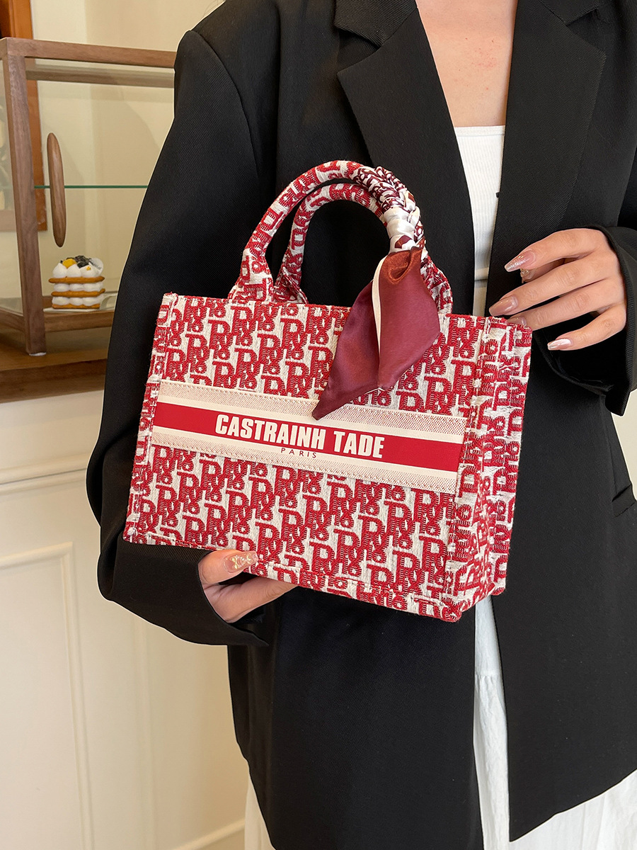 Bolsa de tendencia transfronteriza para mujeres 2025 primavera nueva bufandas de seda de alta capacidad mochila de viaje ocio bolsa de mano image 5