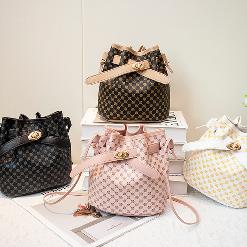 Bucket Bag with Chic Feminine Style, Large Capacity,  New Model Trendy Personality Print Commute Bag, Fashionable Single Shoulder Crossbody Bag
