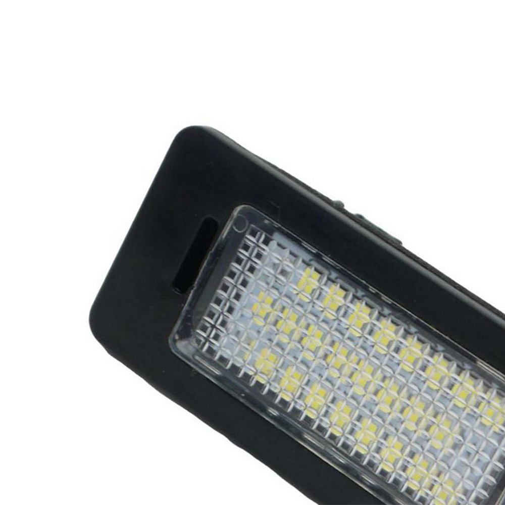 Suitable for Volkswagen Golf 10-12 T4 90-03 93-04 license plate lights, 24 LED white lights with black frames, 2 pieces