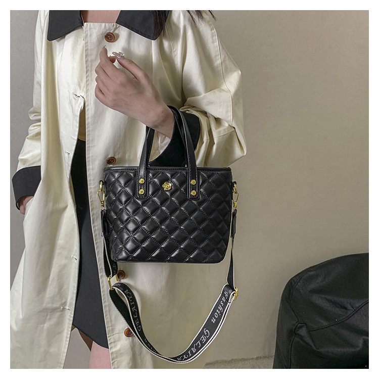 Großhandel mit neuen Taschen für Damen, modischen Rautenhandtaschen, kleinen Beuteln, vielseitigen Schulter-Crossbody-Beuteltaschen und Tragetaschen_voghion.com