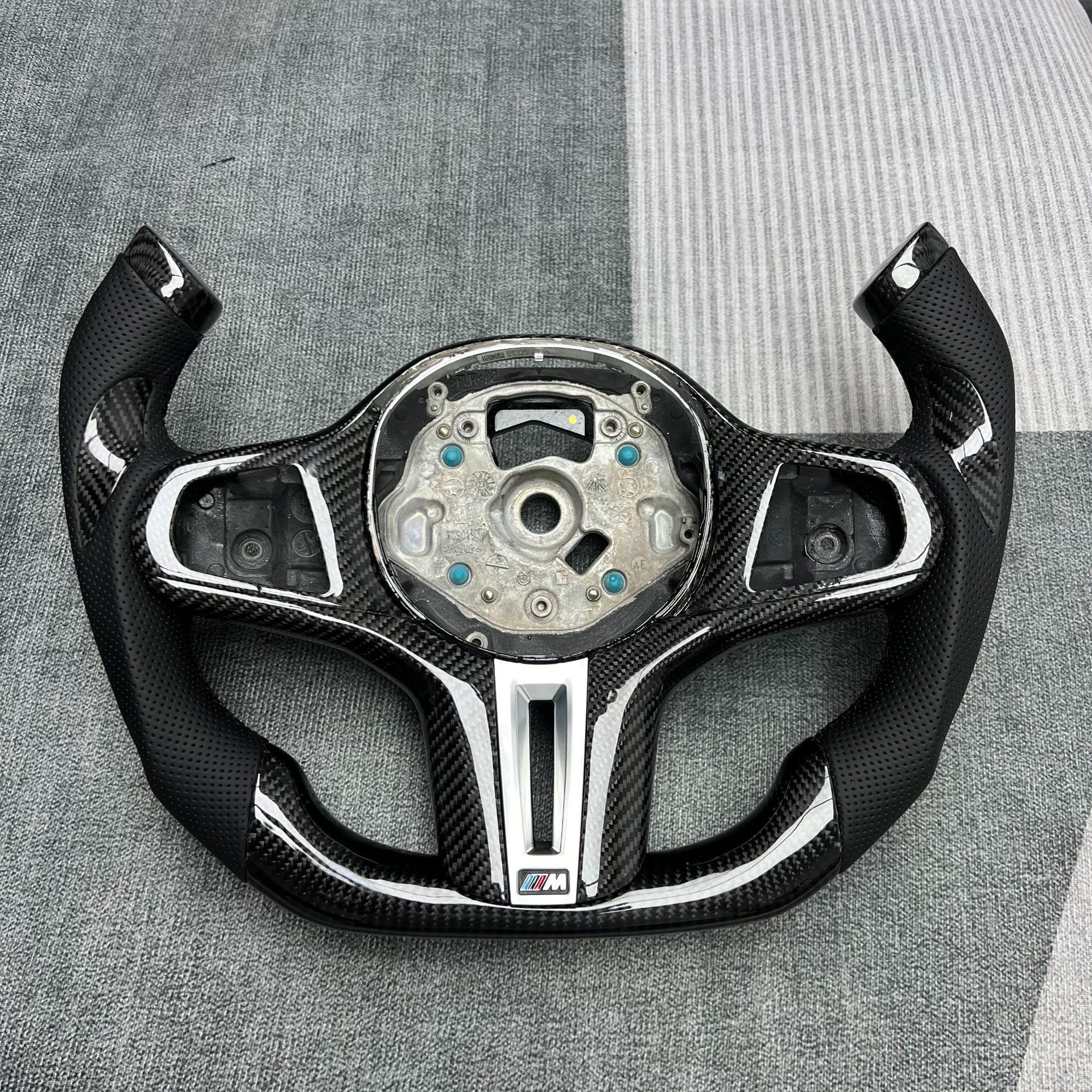 Suitable for Bmw Carbon Fiber Steering Wheel Processing and Customization, G38/G Chassis/Steering Wheel Full Series Upgrade Modification