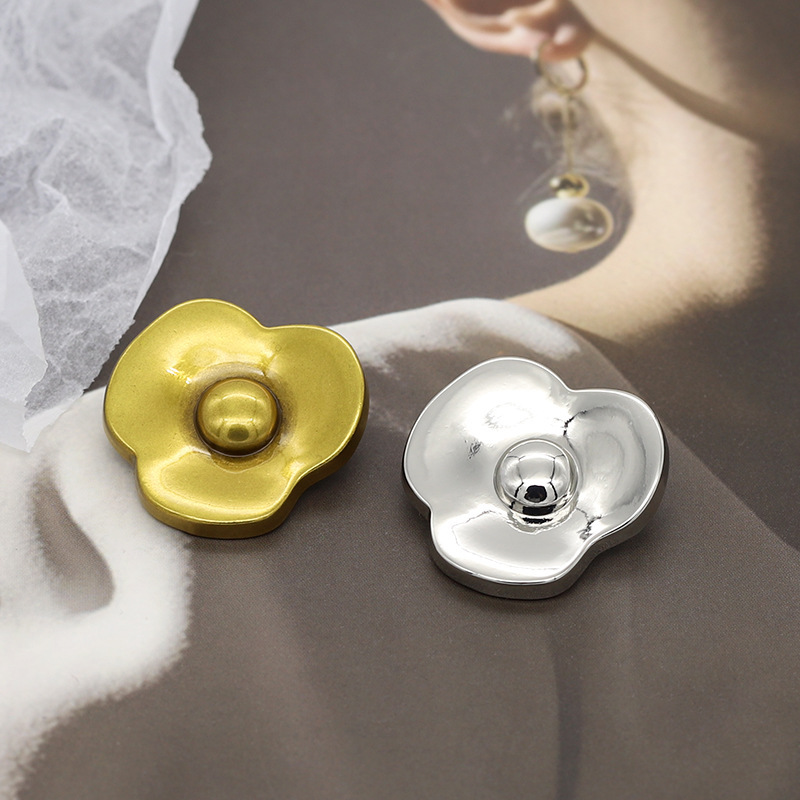 Simple Texture Clover Flower Metal Button Women's Coat Sweater Chanel Style Suit Jacket Decorative Button Batch