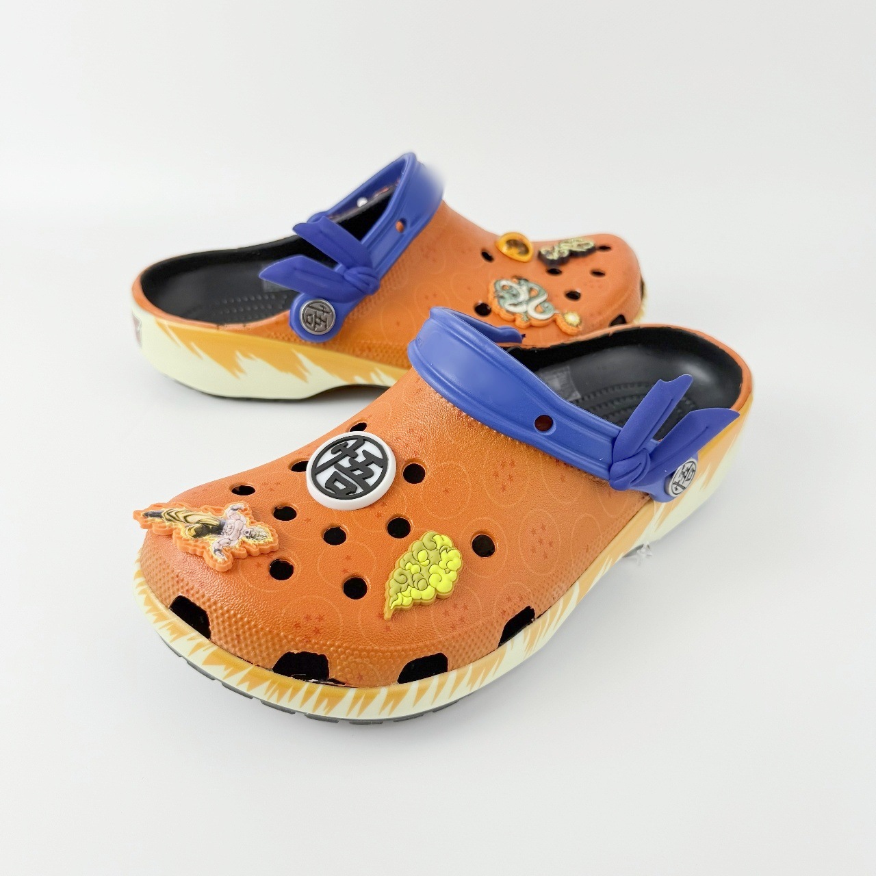 Zapatos tipo Crocs unisex con diseño