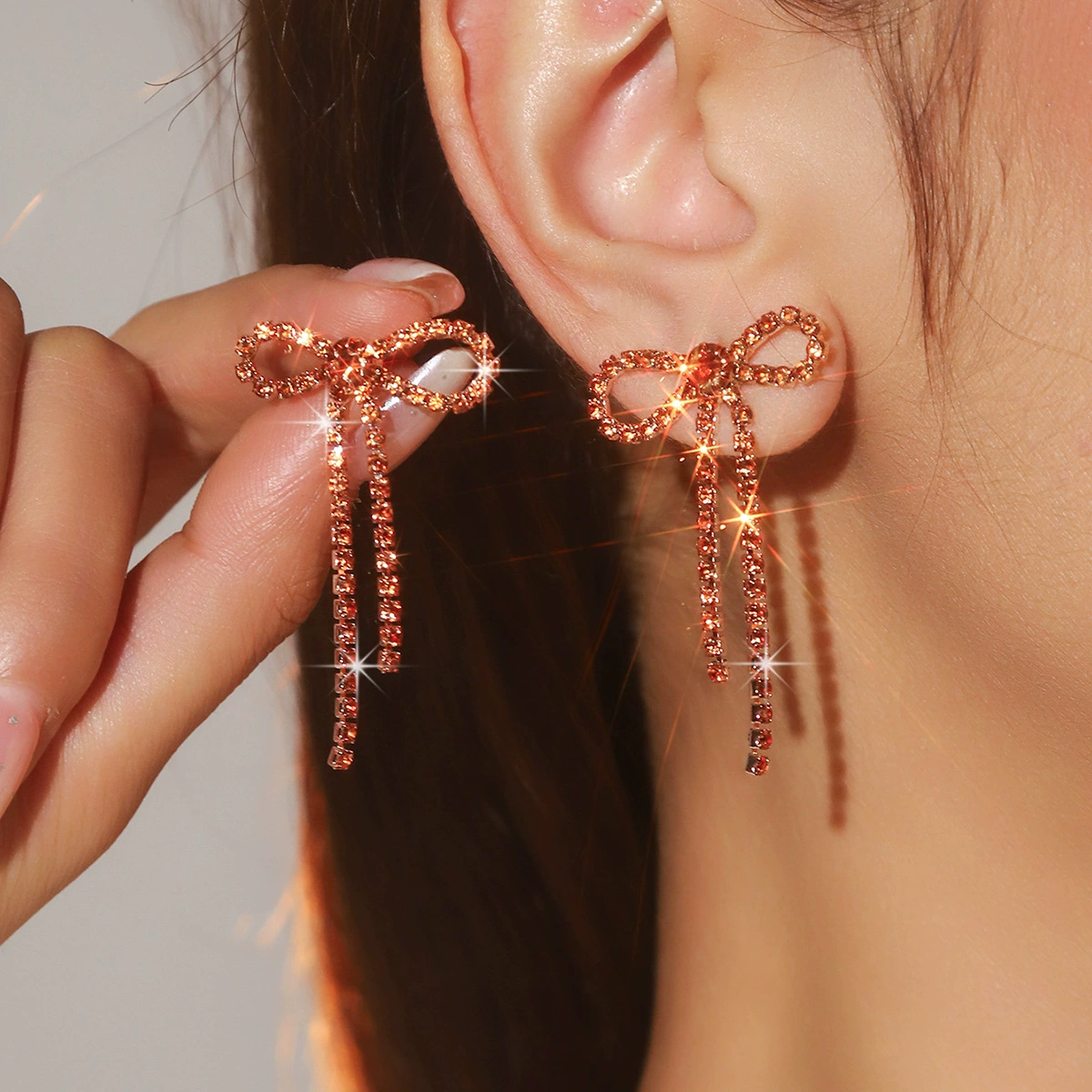 Серьги DINGKA бант с rhinestone, медь с серебряным покрытием, 4.4×2.7 см, 7.3 г