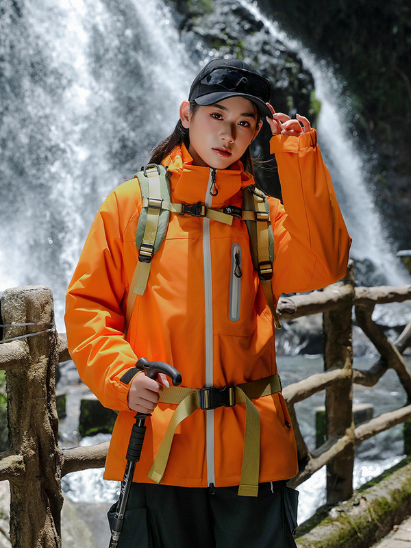 户外服装新款冲锋衣女三合一防泼水登山服男士防防水防风运动外套|undefined