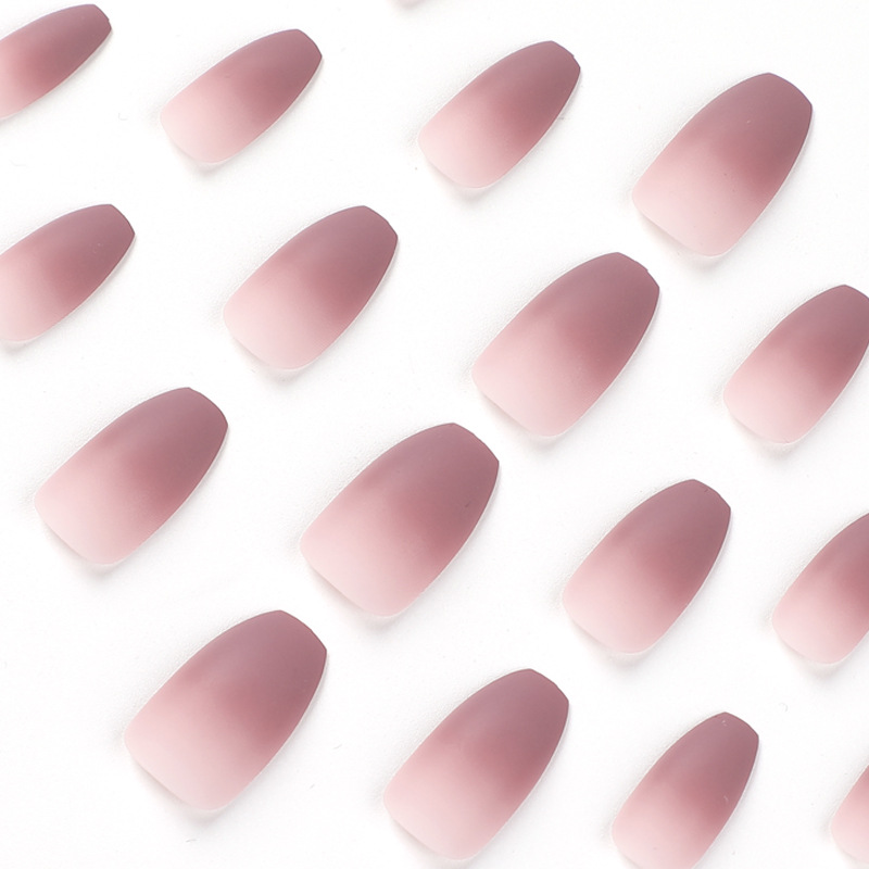 Desgaste de uñas gradiente de uva corta ahumado púrpura esmerilado desgaste de uñas avanzada desgaste de uñas al por mayor pieza de uñas