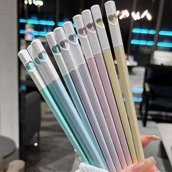 High-Looking Heart-Shaped Pink Chopsticks Five-Color Set New Plastic Chopsticks Dishwasher-Safe Household Tableware Chopsticks